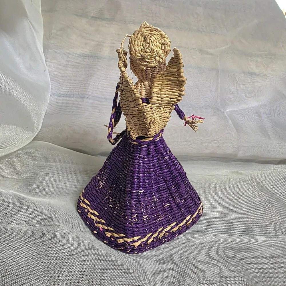 Handmade woven straw